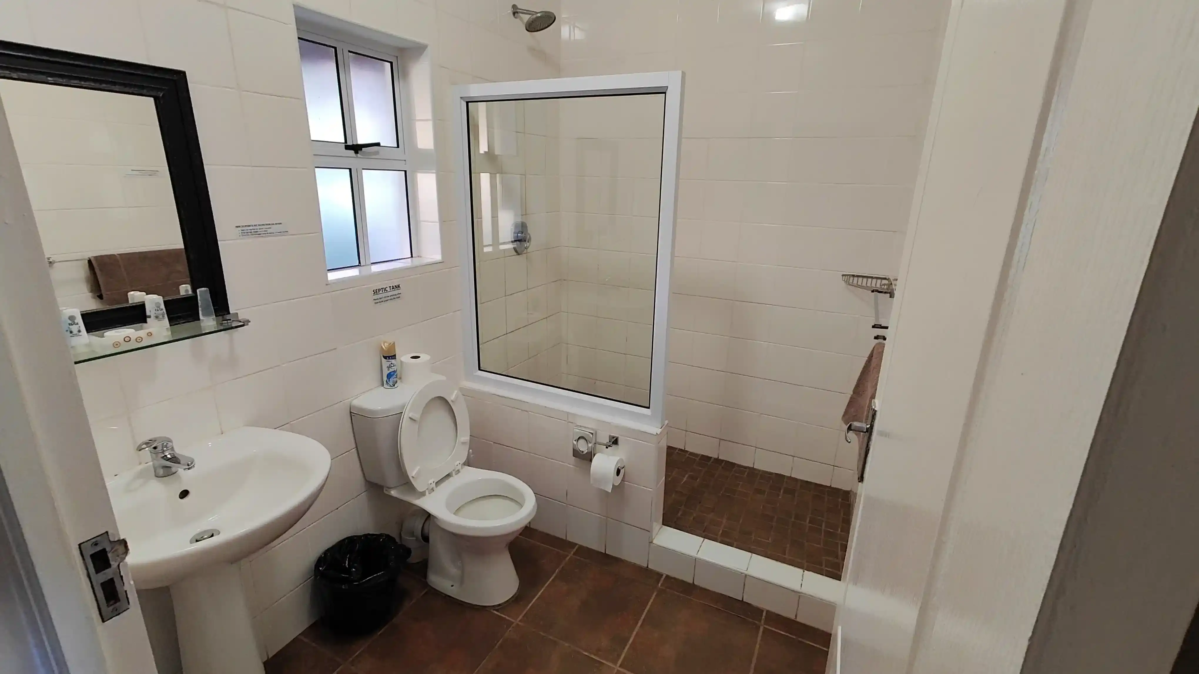 Garden Suite 6 - Garden Suite view 5
