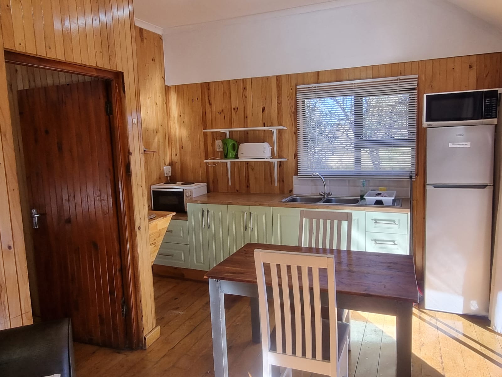 Nok-on-Wood cottage view 5