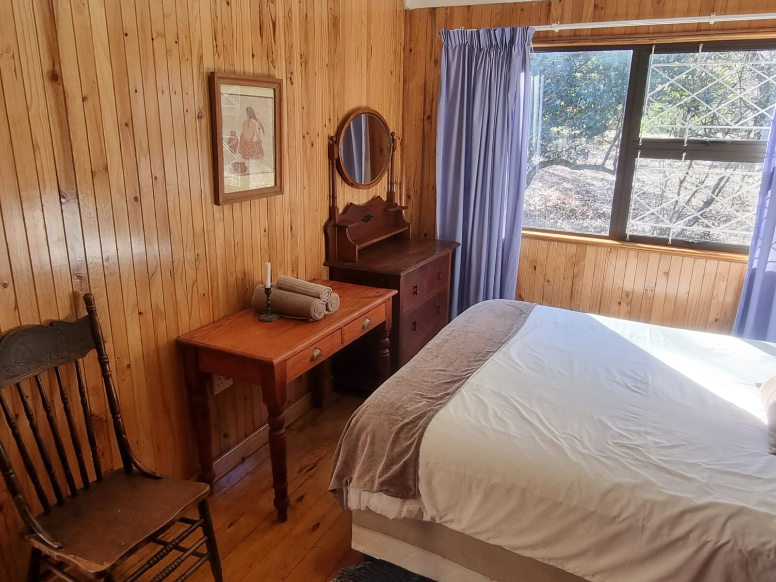 Nok-on-Wood cottage view 2